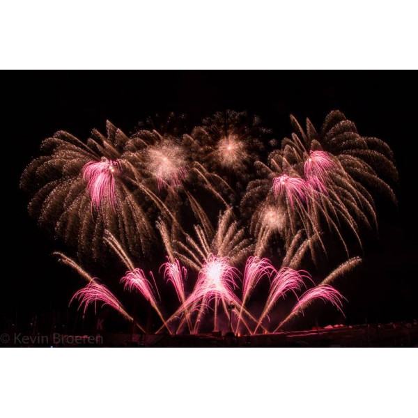 Πυροτεχνήματα με μουσική | Fireworkstore Eshop | Πυροτεχνήματα σε προσιτές τιμές 
